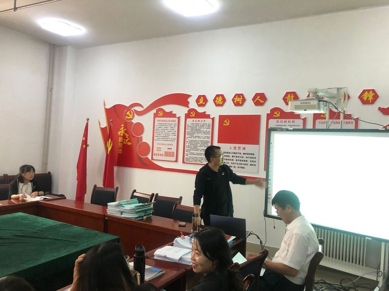 best365网页版登录继续深入开展“磨课”教研活动