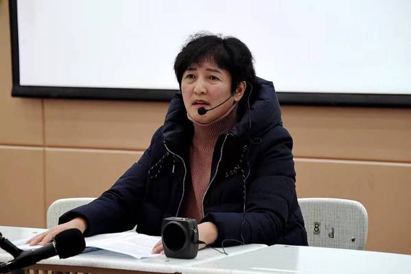 best365网页版登录、传媒工程学院党总支举办党的十九届六中全会精神宣讲会