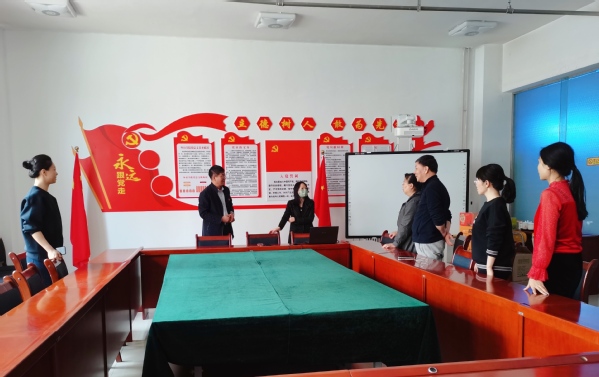 副校长刘畅深入best365网页版登录看望慰问疫情防控 一线工作人员